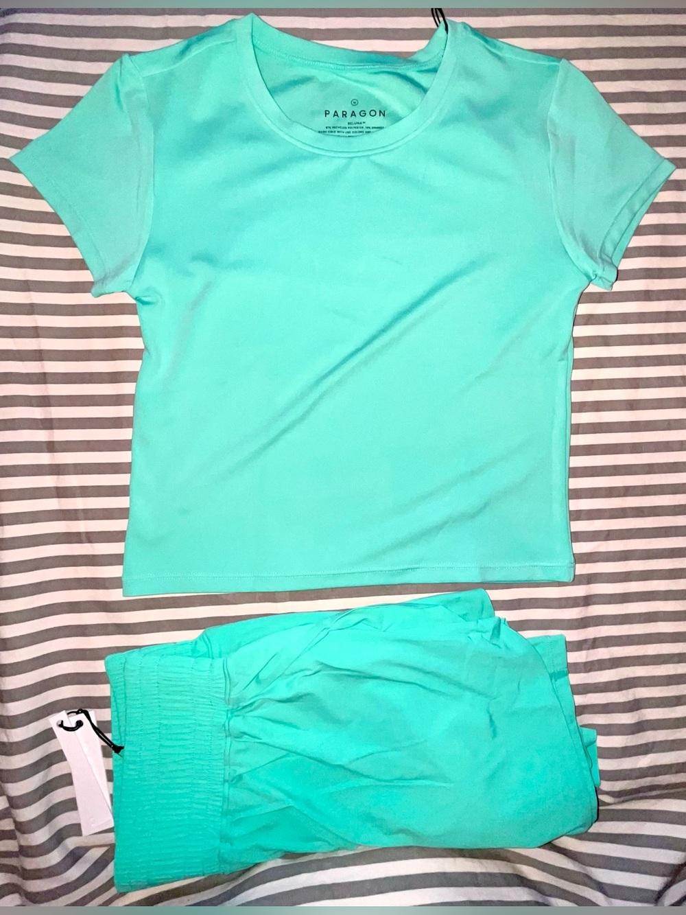 Paragon FeatherKnit High-Rise Trackshort + Reluna Short Sleeve Mid in Rave Sz M